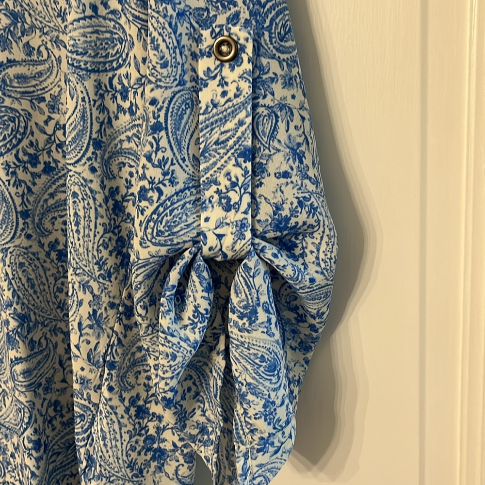Cute Cream Paisley Top by Lush - Picture 4 of 7